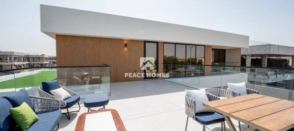 5 bedrooms Villa in Sharjah, UAE No. 17543 11