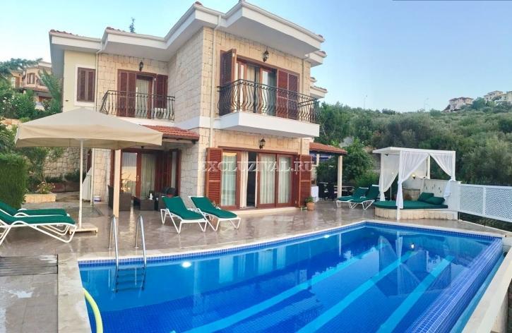 Villa 4+1 in Kas, Turkey No. 28328