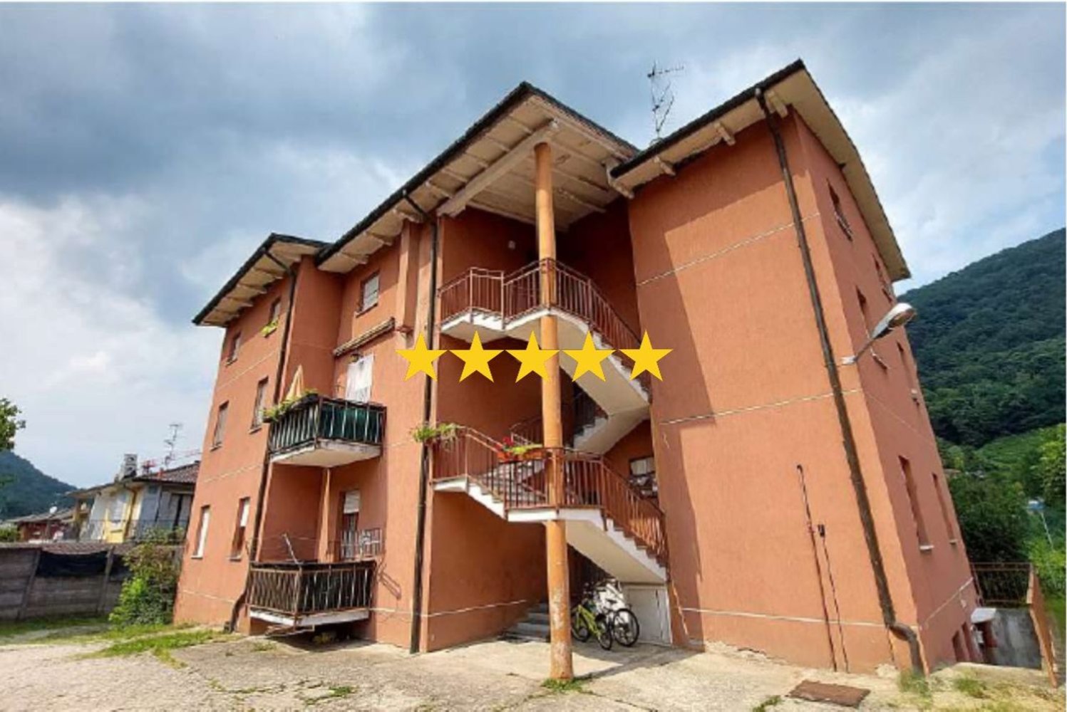3 rooms Apartment in Lavena Ponte Tresa, Italy No. 179935