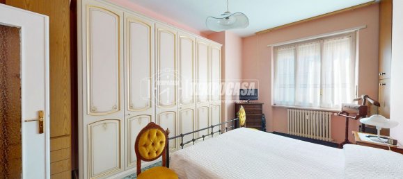 3 rooms Apartment in Turin, Italy No. 12781 5