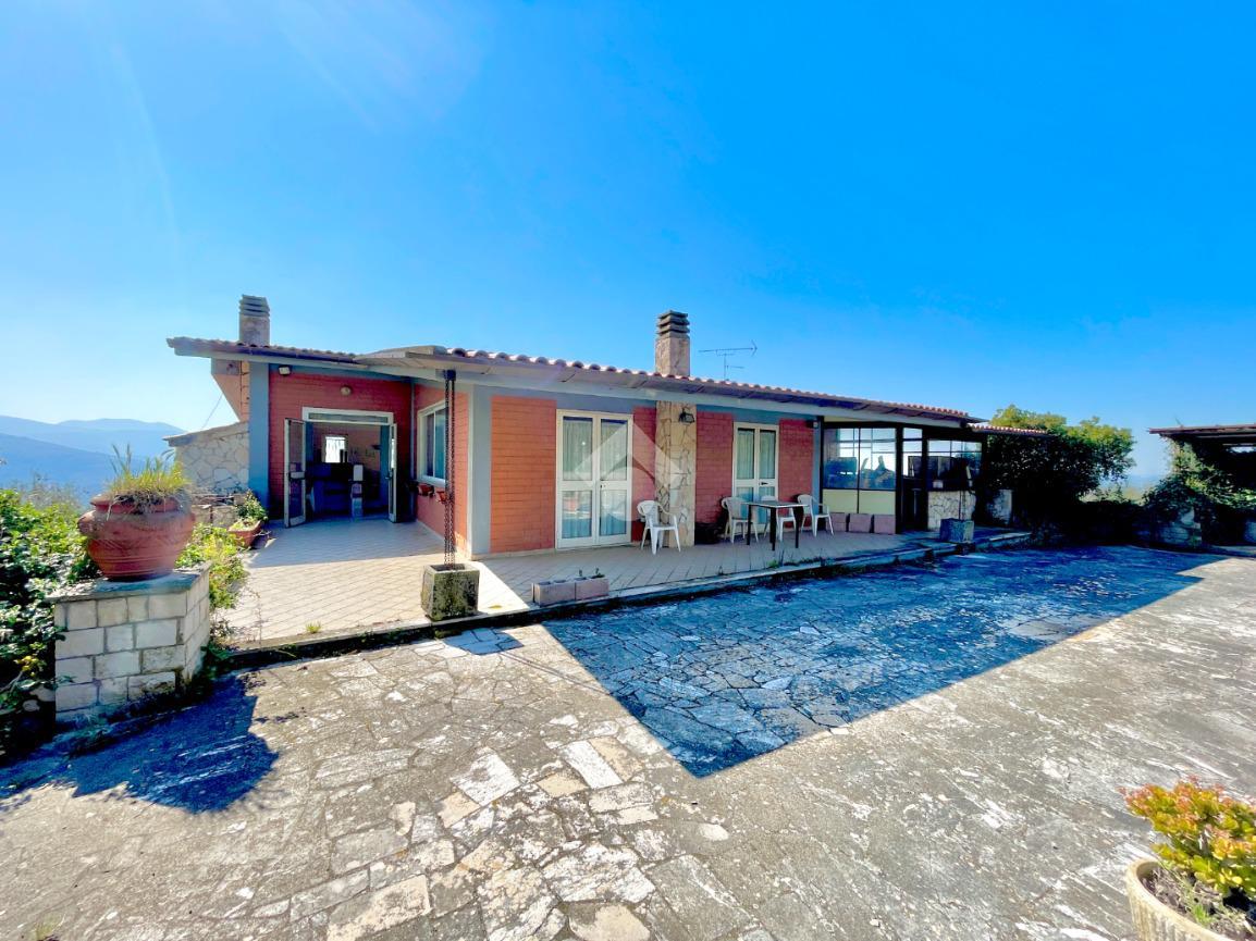 1-Zimmer Garage in Sonnino, Italy, Nr. 13129