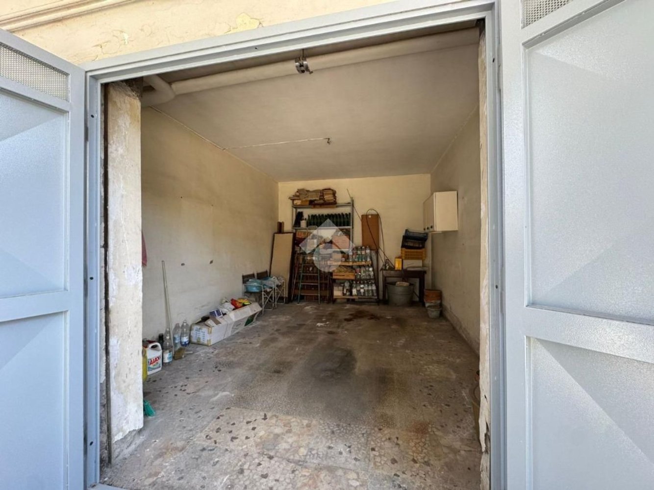 21m² Garage in Portici, Italy No. 290380