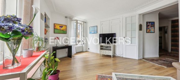 3 bedrooms Apartment in Paris, France No. 175235 2