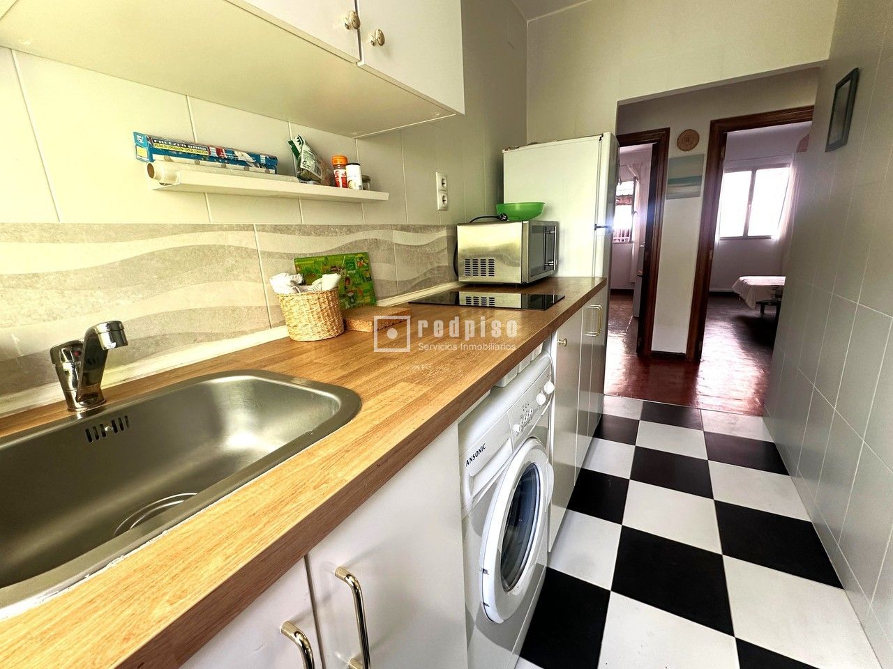 Apartamento de 2 dormitorios en Madrid, Spain No. 273252