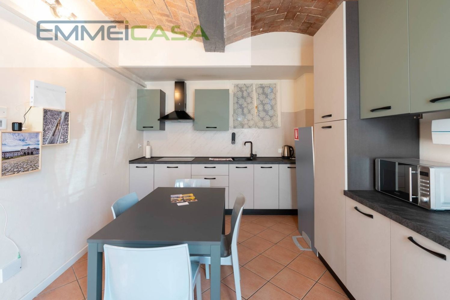Apartamento de 2 dormitorios en Modena, Italy No. 381667