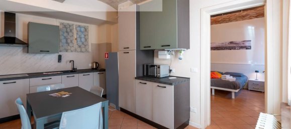 Apartamento de 2 dormitorios en Modena, Italy No. 381667 2