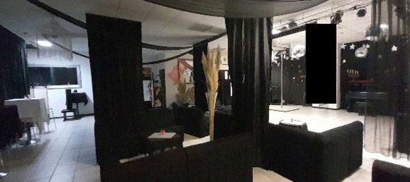 Gewerbliche Immobilie in Occhiobello, Italy 442m², Nr. 59489 9