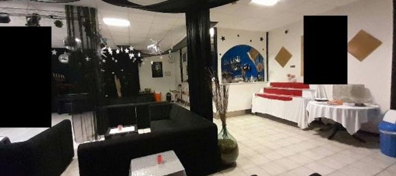 Gewerbliche Immobilie in Occhiobello, Italy 442m², Nr. 59489 8