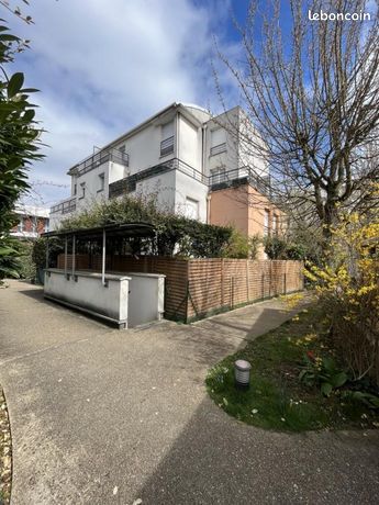 Studio in Bagnolet, France, Nr. 301582