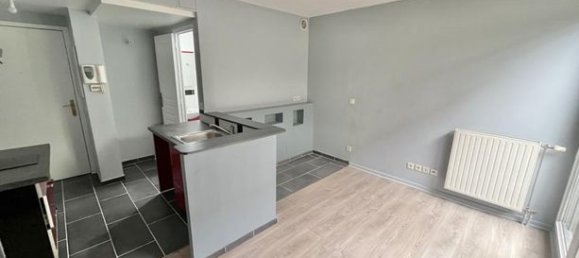 Studio in Bagnolet, France, Nr. 301582 3