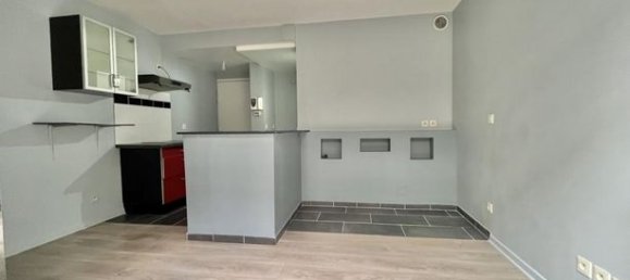 Studio in Bagnolet, France, Nr. 301582 6