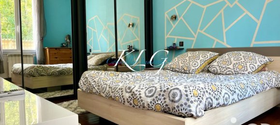 3 bedrooms House in Jouy, France No. 240229 5