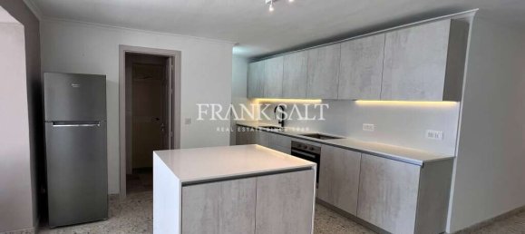 Мезонет с 3 спальнями в Пемброке, Мальта № 4623 2