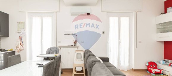 2 bedrooms Apartment in Genoa, Italy No. 221307 2