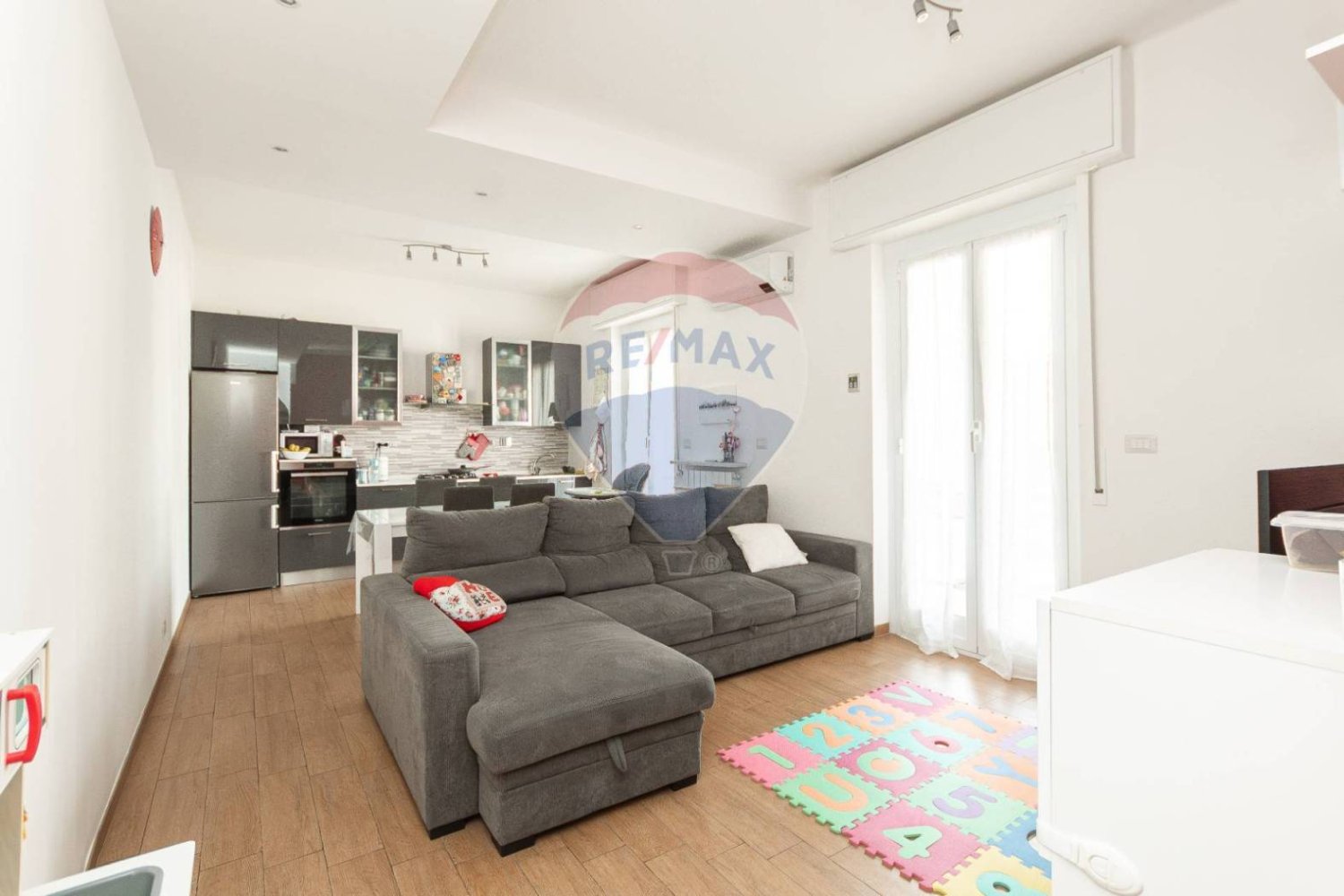 2 bedrooms Apartment in Genoa, Italy No. 221307