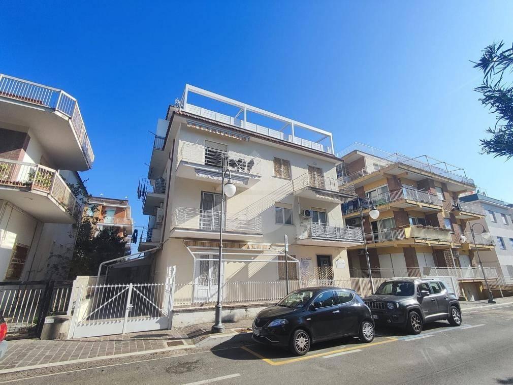 5 rooms Apartment in Minturno, Italy No. 33002