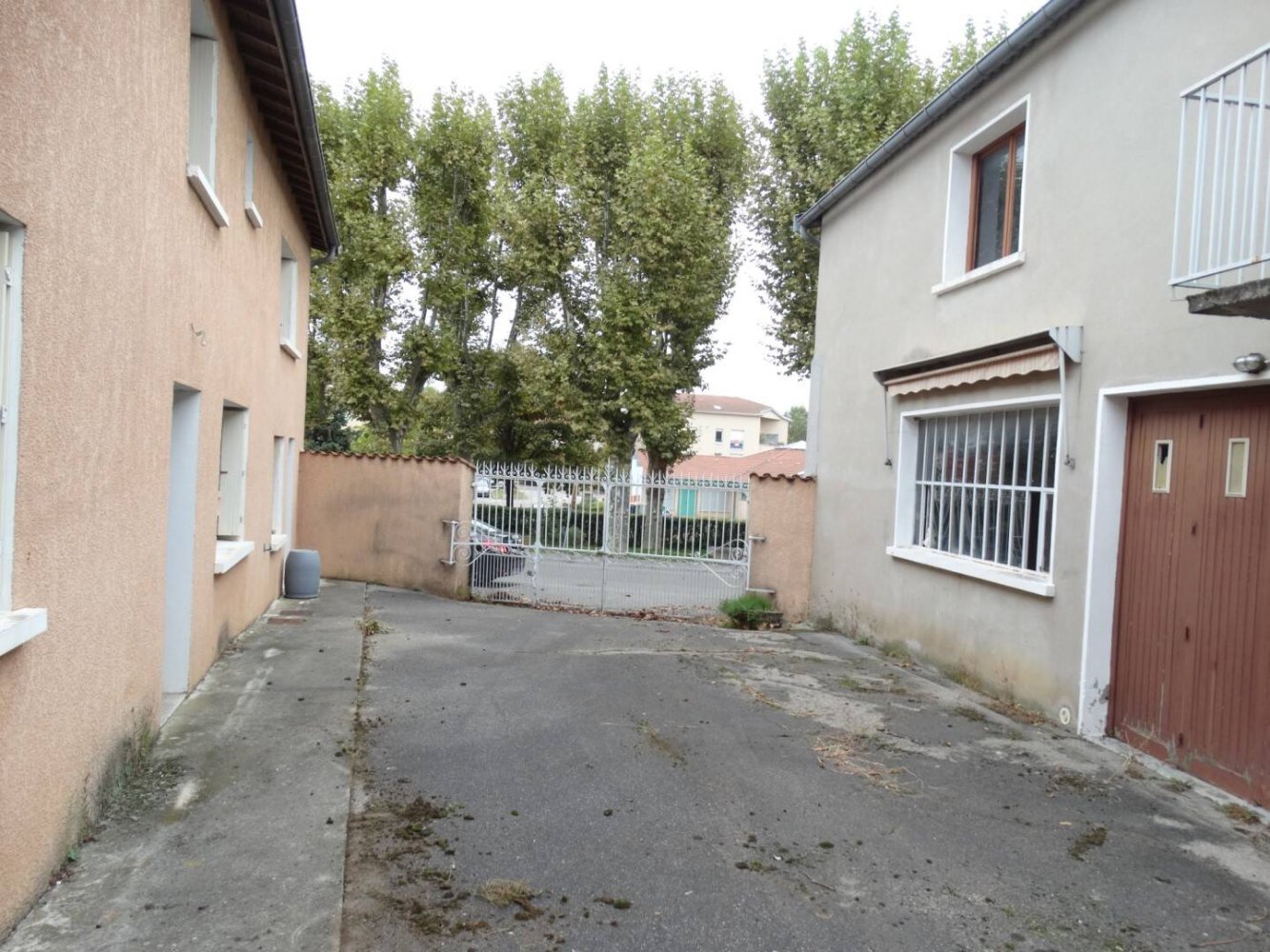 803m² Land in Simandres, France No. 79518