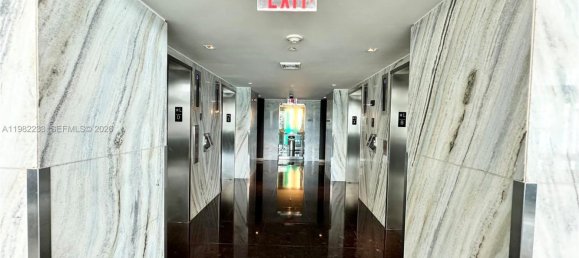 1 dormitorio propiedad comercial en venta en Miami, Miami-Dade, Florida, USA № 615285 17