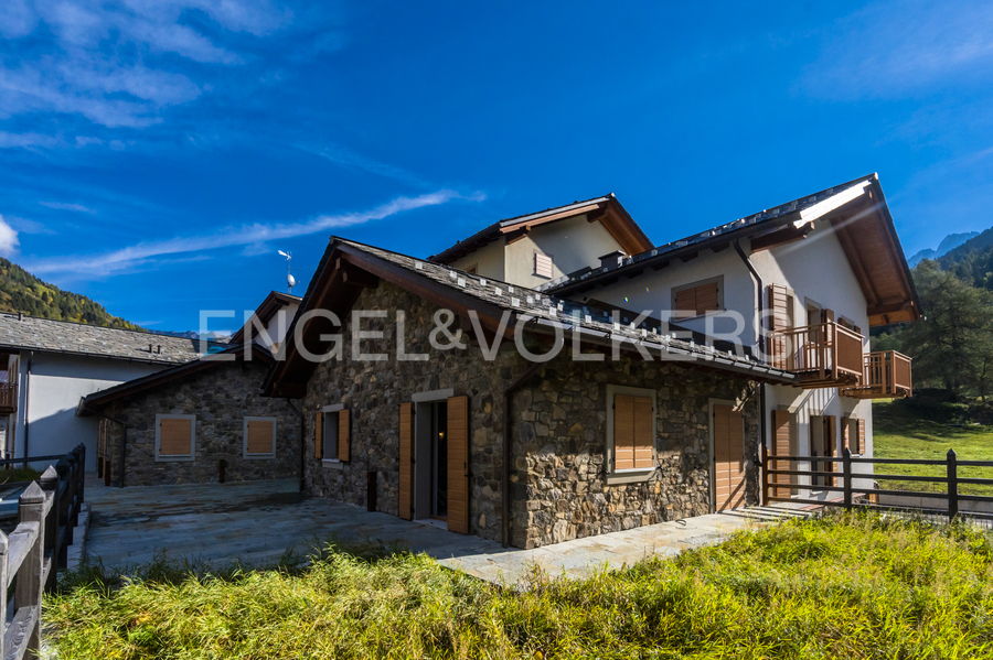 2 bedrooms Apartment in Inverno e Monteleone, Italy No. 131627