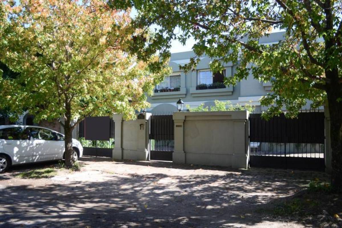 4 bedrooms House in San Isidro, Argentina No. 4699