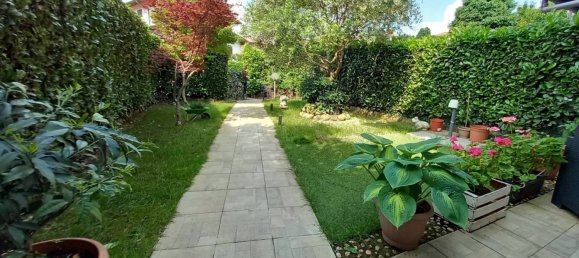 Casa de 3 dormitorios en Vertemate con Minoprio, Italy No. 267035 2