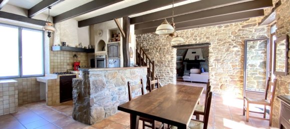 Castillos de 3 dormitorios en Pleudihen-sur-Rance, France No. 308710 14