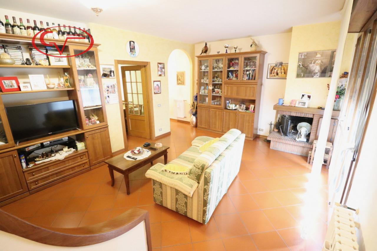 4-salle Appartement à Laterina Pergine Valdarno, Italy No. 235115