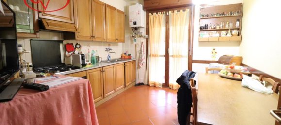 Apartamento de 4 divisões em Laterina Pergine Valdarno, Italy N.º 235115 9