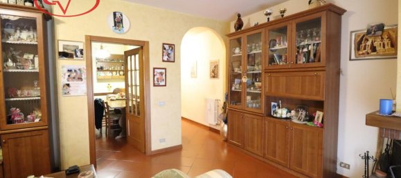Apartamento de 4 divisões em Laterina Pergine Valdarno, Italy N.º 235115 3