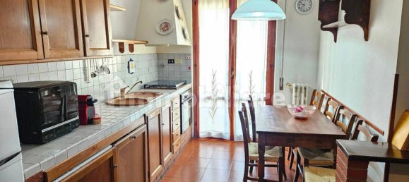 3 غرف نوم شقة في Scandicci, Italy رقم 214298 2