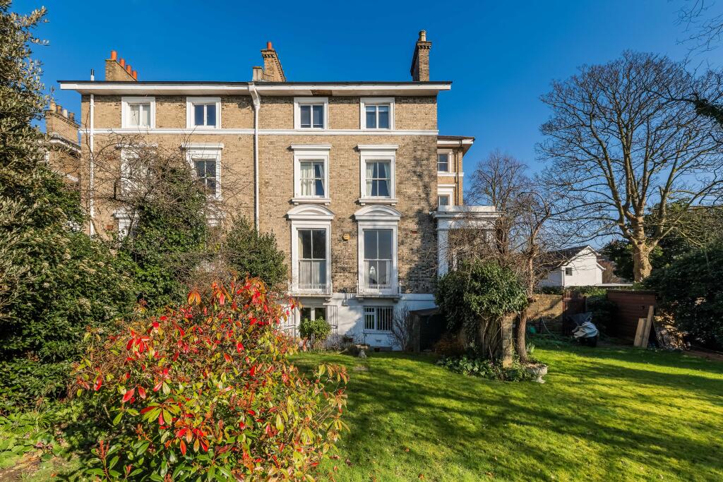 2 bedrooms Apartment in London, United Kingdom No. 13928