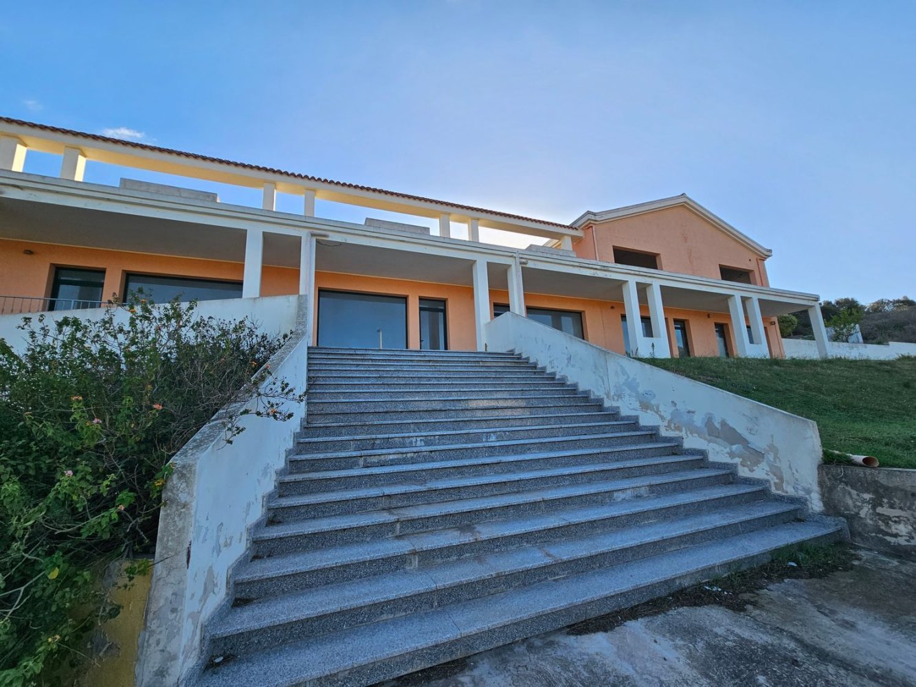 600m² Commercial property in Sarroch, Italy No. 252137