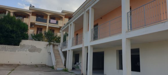600m² Commercial property in Sarroch, Italy No. 252137 3