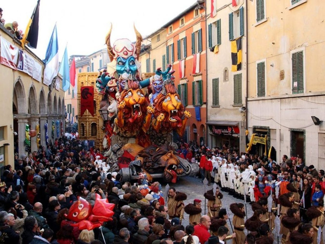 Apartamento de 4 habitaciónes en Foiano della Chiana, Italy No. 221803