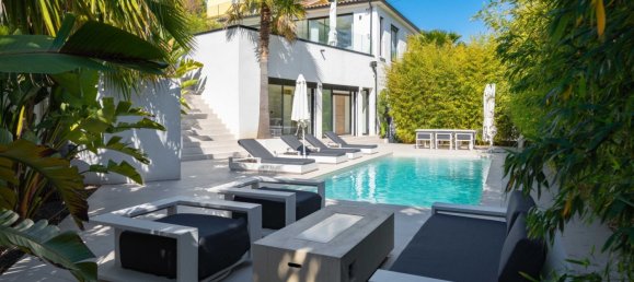 6 bedrooms Villa in Marseille, France No. 322523 2