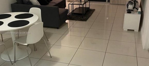 1 chambre propriété commerciale à vendre à Miami, Miami-Dade, Florida, USA № 614640 10