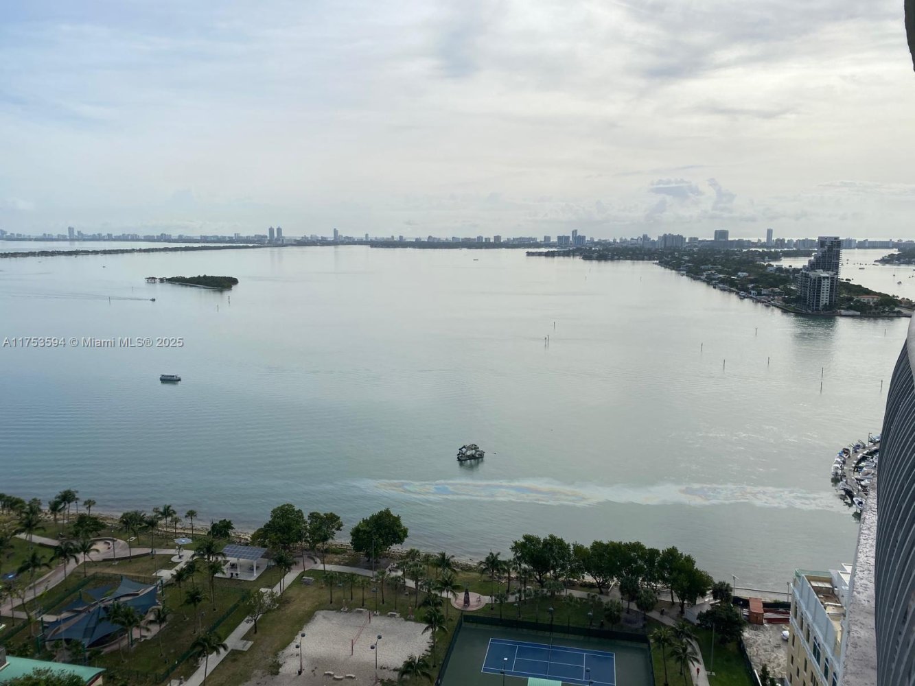 1 chambre propriété commerciale à vendre à Miami, Miami-Dade, Florida, USA № 614640