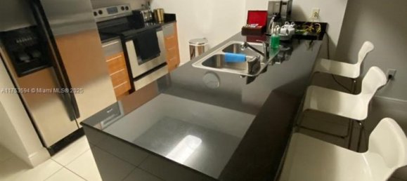 1 chambre propriété commerciale à vendre à Miami, Miami-Dade, Florida, USA № 614640 14