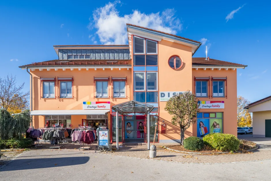 526m² Building in Weilheim-Schongau, Germany No. 144250