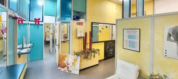 145m² Commercial property in Ferrara, Italy No. 376338 3