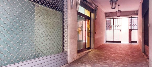 145m² Commercial property in Ferrara, Italy No. 376338 6