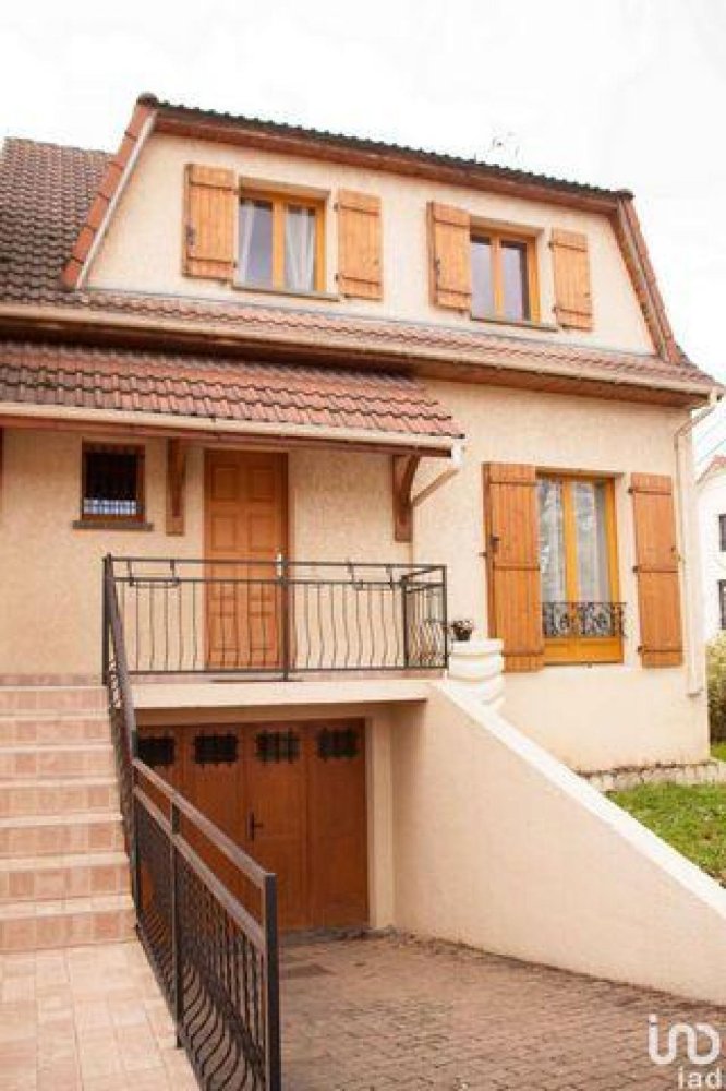 3 bedrooms House in Villeparisis, France No. 30510