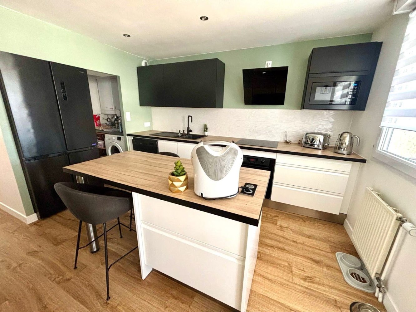 3 bedrooms Apartment in Chartres-de-Bretagne, France No. 203210