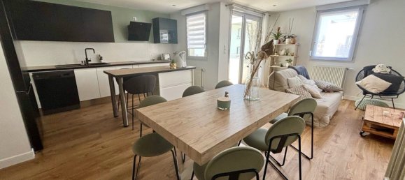 3 bedrooms Apartment in Chartres-de-Bretagne, France No. 203210 3