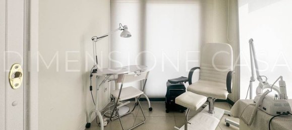 60m² Commercial property in Cavezzo, Italy No. 373374 13