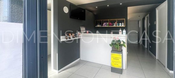 60m² Commercial property in Cavezzo, Italy No. 373374 2