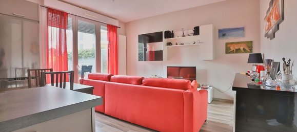 1 bedroom Apartment in Trappes, France No. 173276 2