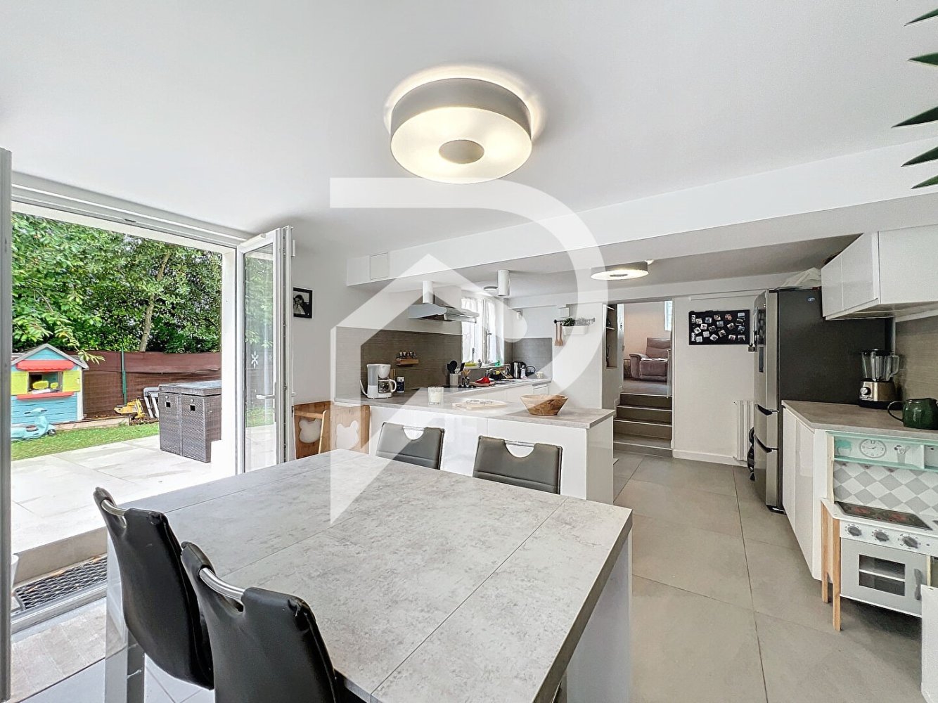 3 Schlafzimmer Villa in Chennevieres-sur-Marne, France, Nr. 178278