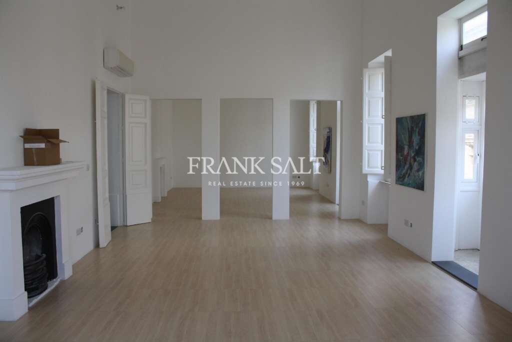 Bureau à Floriana, Malta 750m² No. 12112