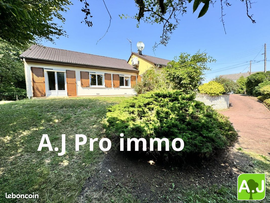 4 bedrooms House in Dreux, France No. 244286